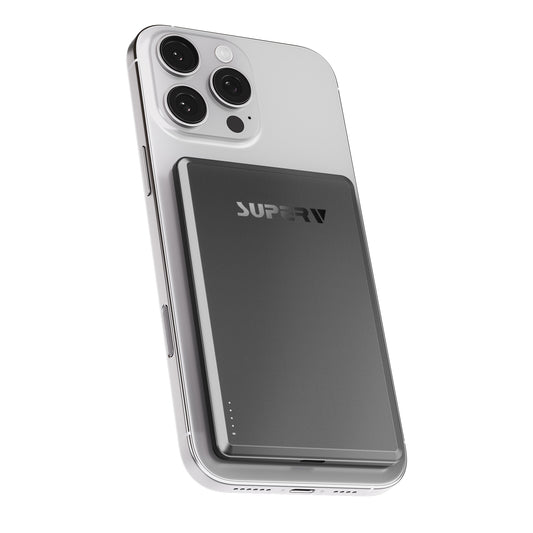 Power 4 - 洗練された9mmの極薄ボディのモバイル充電器