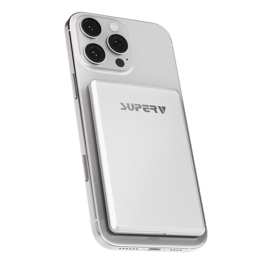 Power 4 - 洗練された9mmの極薄ボディのモバイル充電器